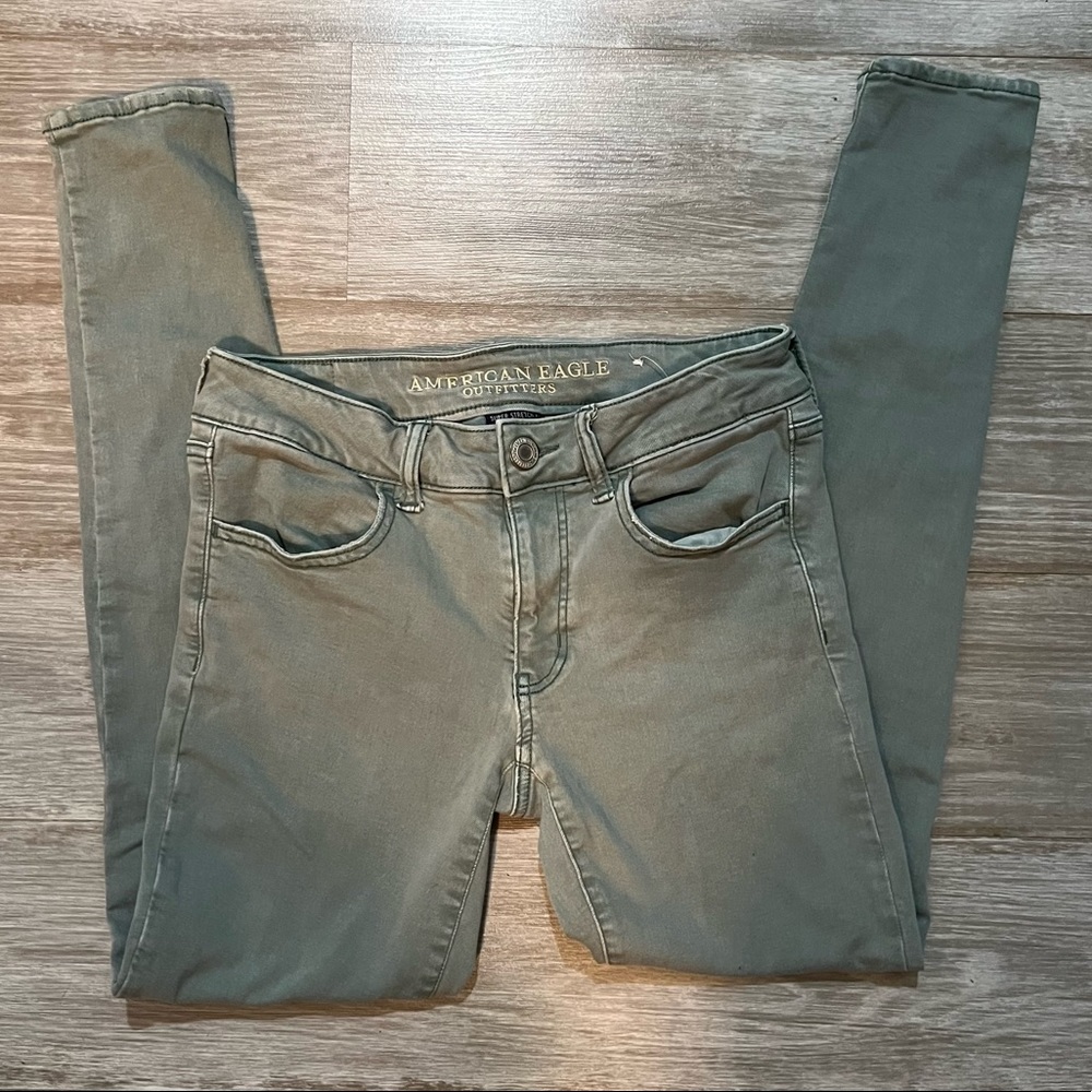 American Eagle Colored Jeans Size 6